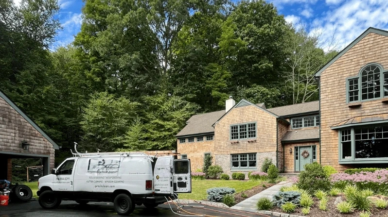 Elyria Power Washing power washing crew working in Strongsville, OH